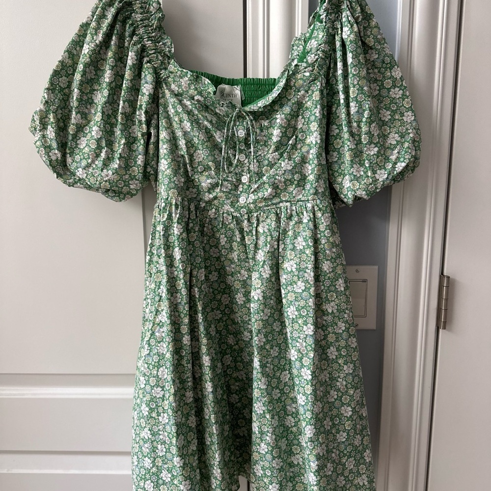 Hyacinth House Green Floral Puff Sleeve Dress